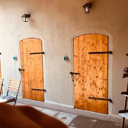 C Im Antika Apartament *